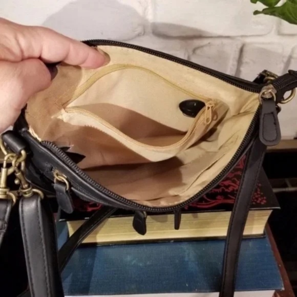 NWOT 4 Way Convertible Stone and Co Handbag - Picture 9 of 10